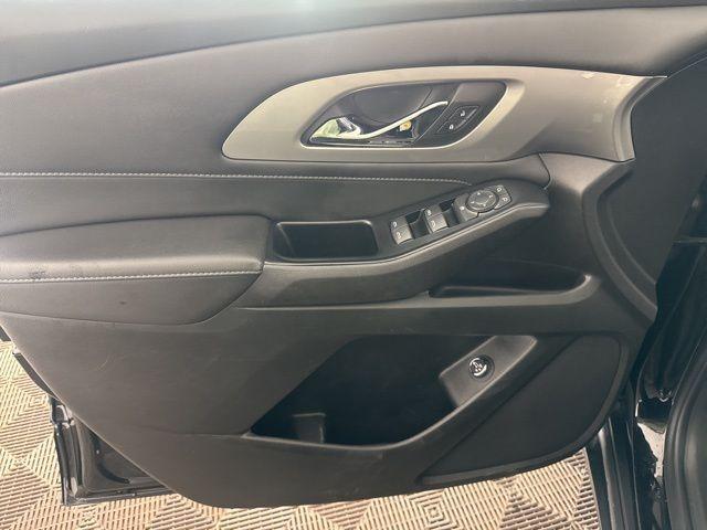 used 2023 Chevrolet Traverse car, priced at $21,700