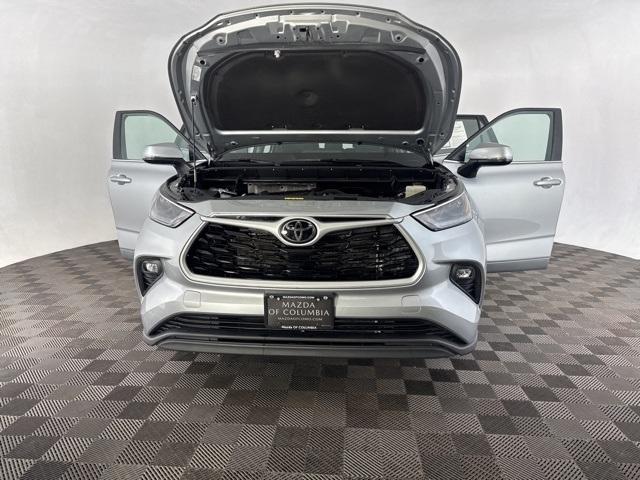 used 2023 Toyota Highlander car, priced at $32,600