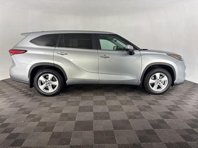 used 2023 Toyota Highlander car, priced at $32,600