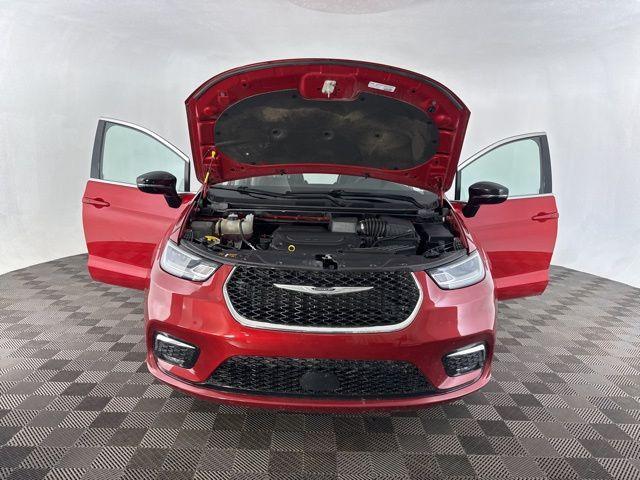 used 2024 Chrysler Pacifica car, priced at $26,200