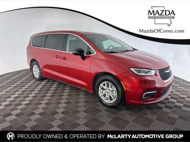 used 2024 Chrysler Pacifica car, priced at $26,200