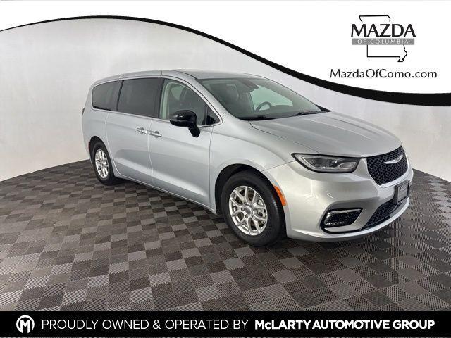 used 2024 Chrysler Pacifica car, priced at $26,500
