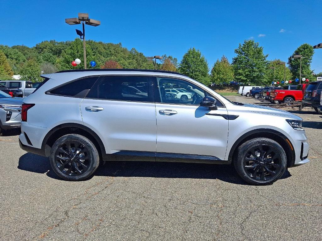 used 2022 Kia Sorento car, priced at $24,819
