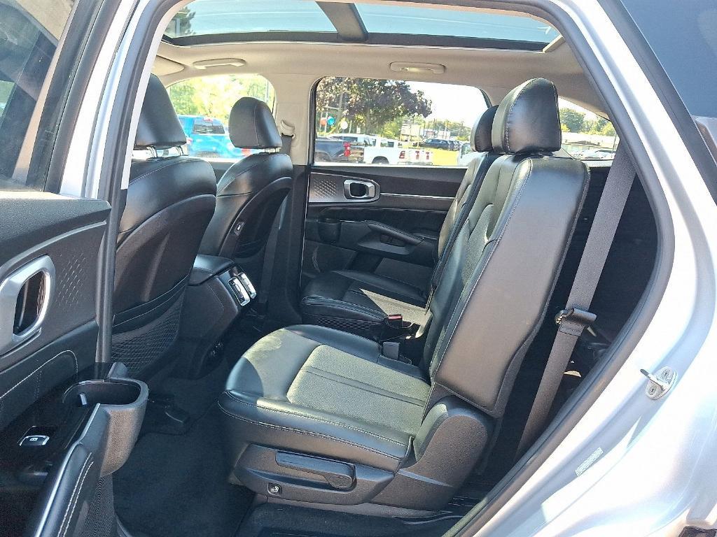 used 2022 Kia Sorento car, priced at $24,819