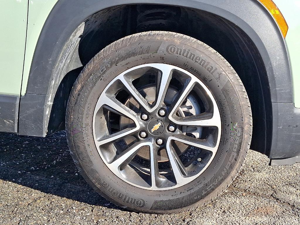 used 2025 Chevrolet TrailBlazer car, priced at $23,999