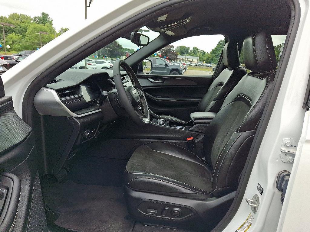 used 2023 Jeep Grand Cherokee car, priced at $30,243