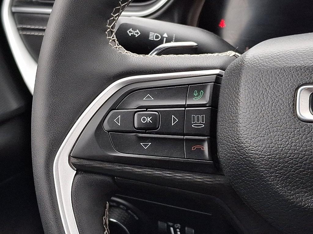 used 2023 Jeep Grand Cherokee car, priced at $30,243