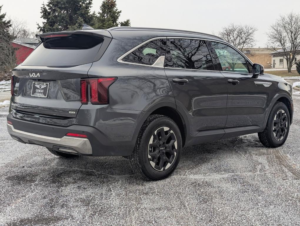 used 2025 Kia Sorento car, priced at $31,398