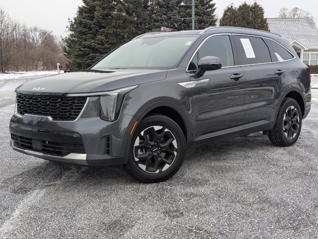 used 2025 Kia Sorento car, priced at $31,398