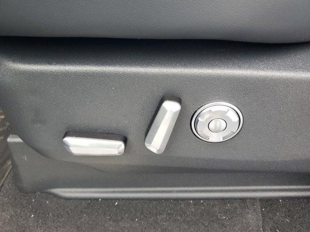 new 2025 Lincoln Navigator car, priced at $94,312