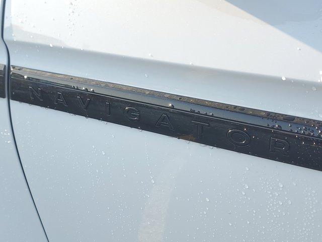 new 2025 Lincoln Navigator car, priced at $98,357