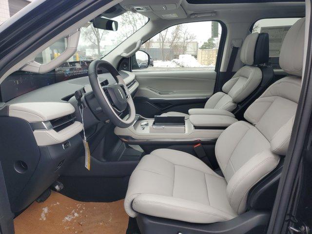 new 2025 Lincoln Navigator car, priced at $91,847