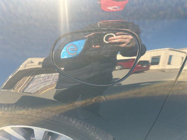 used 2025 Chrysler Pacifica Hybrid car, priced at $35,588