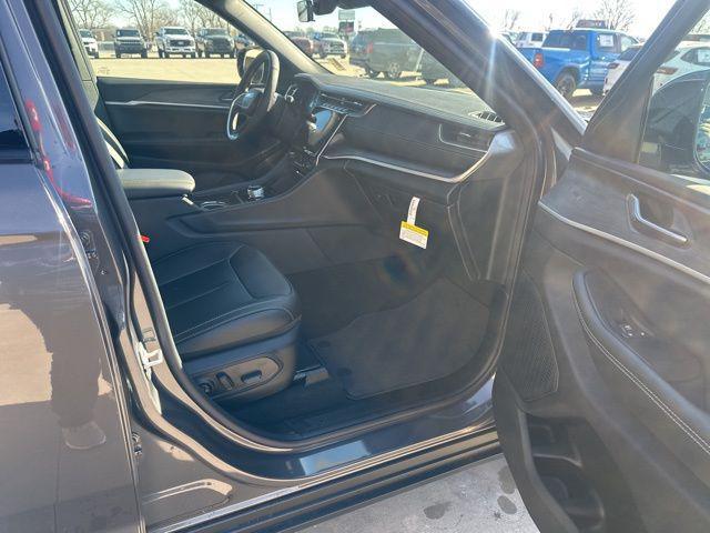 new 2025 Jeep Grand Cherokee L car, priced at $52,111