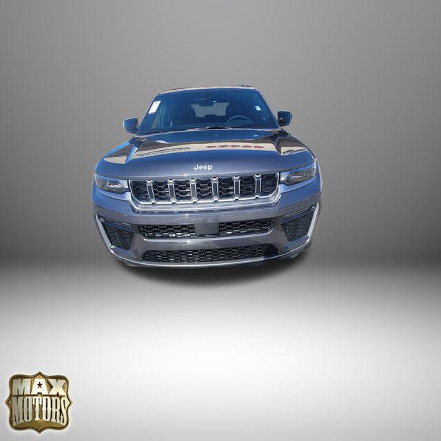new 2026 Jeep Grand Cherokee car, priced at $41,915