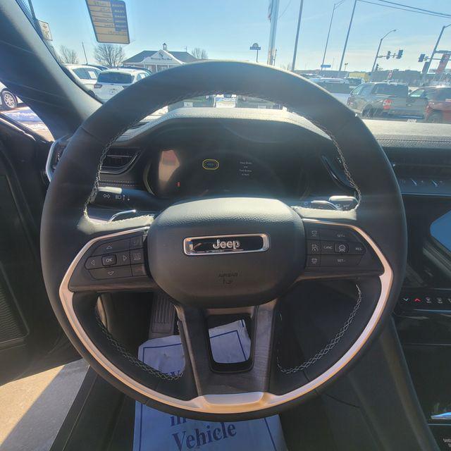 new 2026 Jeep Grand Cherokee car, priced at $41,915