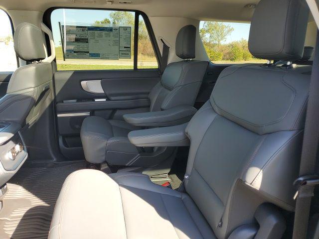 new 2025 Ford Expedition Max car, priced at $75,056