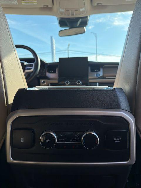 used 2024 Ford Expedition car, priced at $50,500