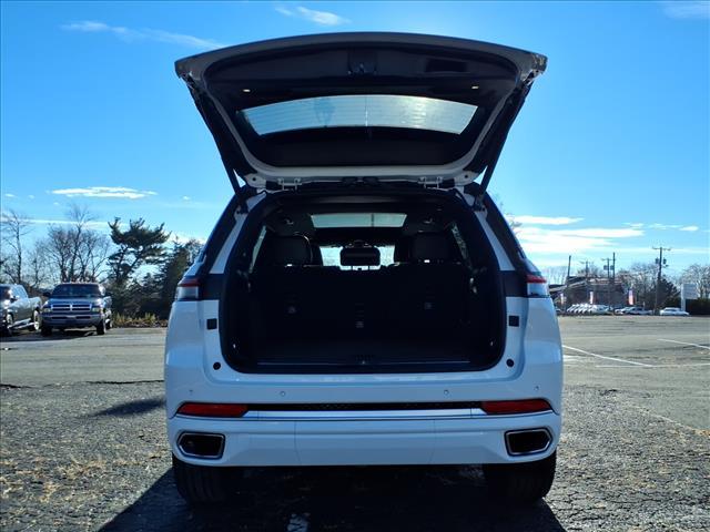 used 2022 Jeep Grand Cherokee car, priced at $35,987