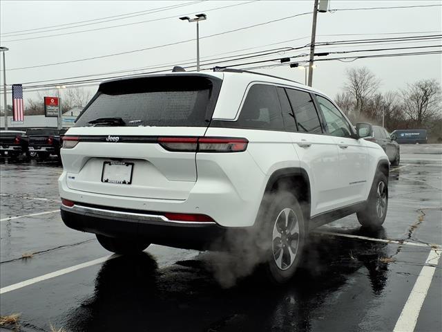 used 2024 Jeep Grand Cherokee car, priced at $32,606