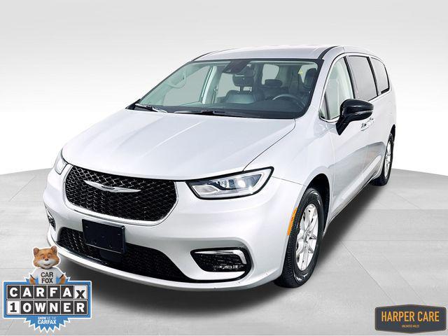 used 2024 Chrysler Pacifica car, priced at $25,749