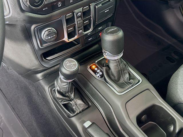 new 2025 Jeep Gladiator car, priced at $39,271