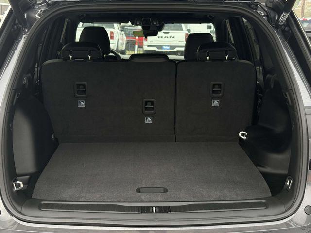 new 2025 Jeep Grand Cherokee car, priced at $41,722