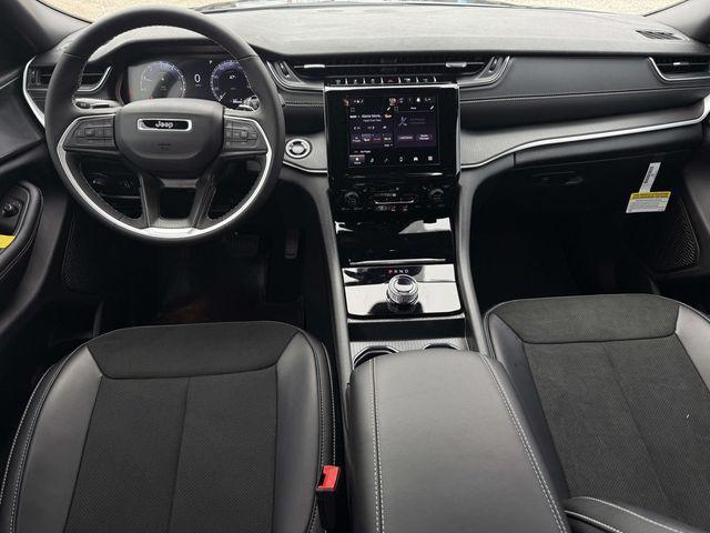 new 2025 Jeep Grand Cherokee car, priced at $41,722
