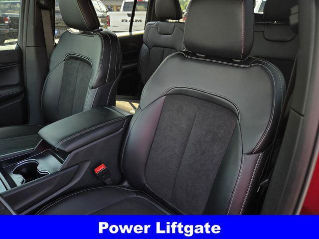 new 2025 Jeep Grand Cherokee L car, priced at $39,000