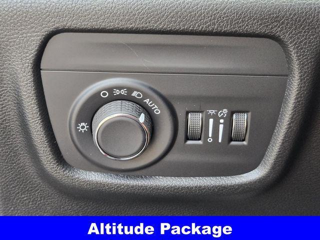 new 2025 Jeep Grand Cherokee L car, priced at $39,000