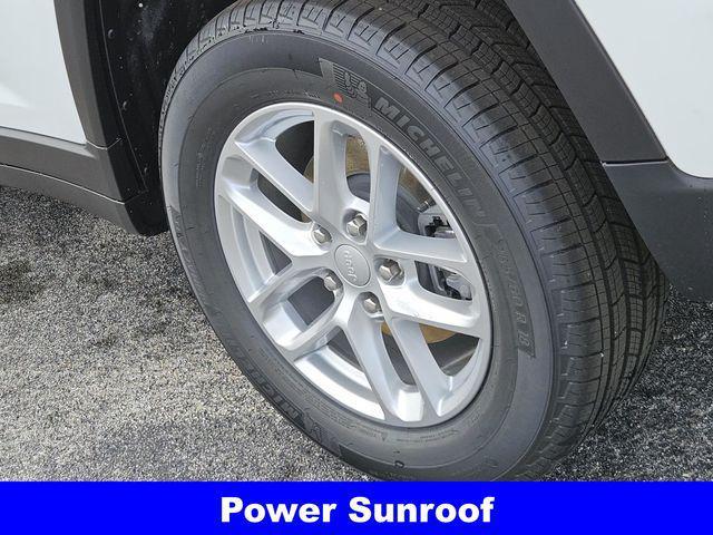 new 2025 Jeep Grand Cherokee car, priced at $33,500