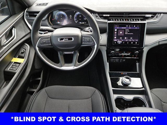 new 2025 Jeep Grand Cherokee car, priced at $33,500