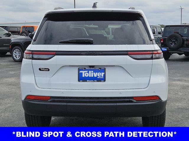 new 2025 Jeep Grand Cherokee car, priced at $37,000