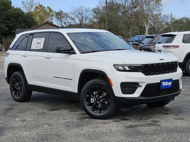 new 2025 Jeep Grand Cherokee car, priced at $37,000
