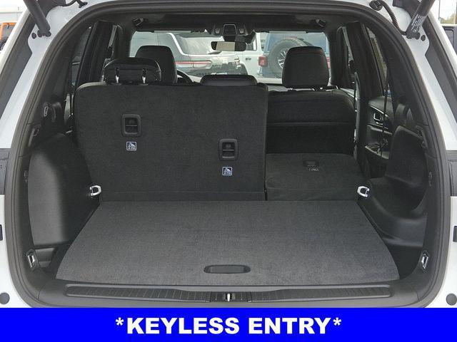 new 2025 Jeep Grand Cherokee car, priced at $37,000