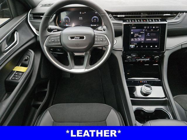 new 2025 Jeep Grand Cherokee car, priced at $37,750