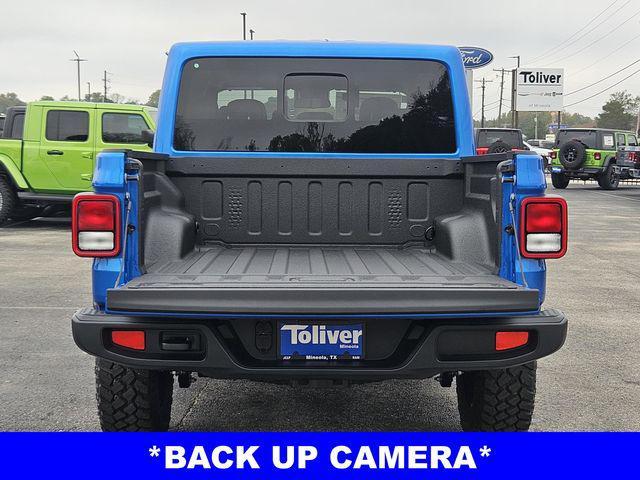 new 2025 Jeep Gladiator car, priced at $44,124