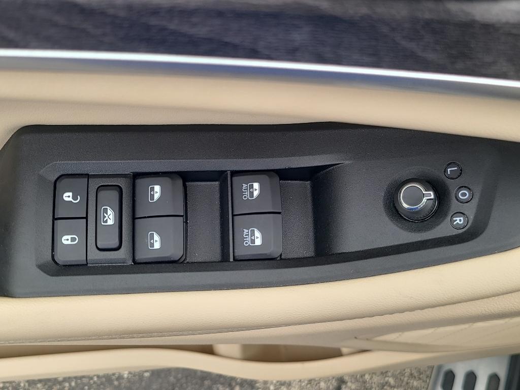 used 2024 Jeep Grand Cherokee L car, priced at $39,999
