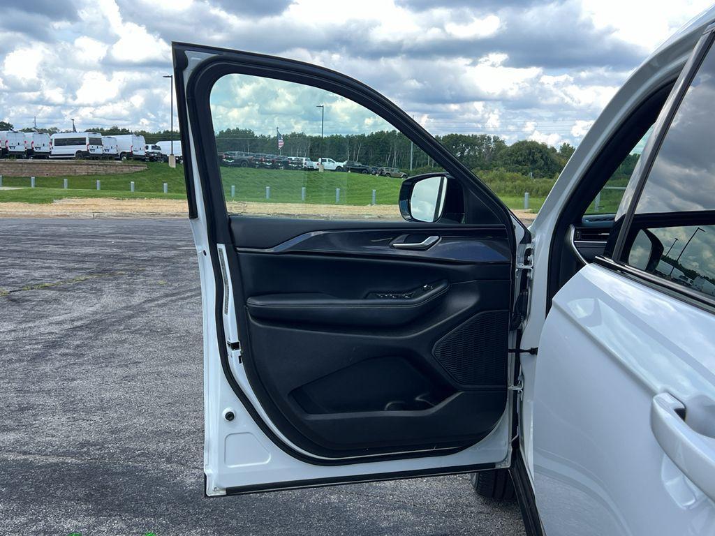 used 2023 Jeep Grand Cherokee L car, priced at $29,999