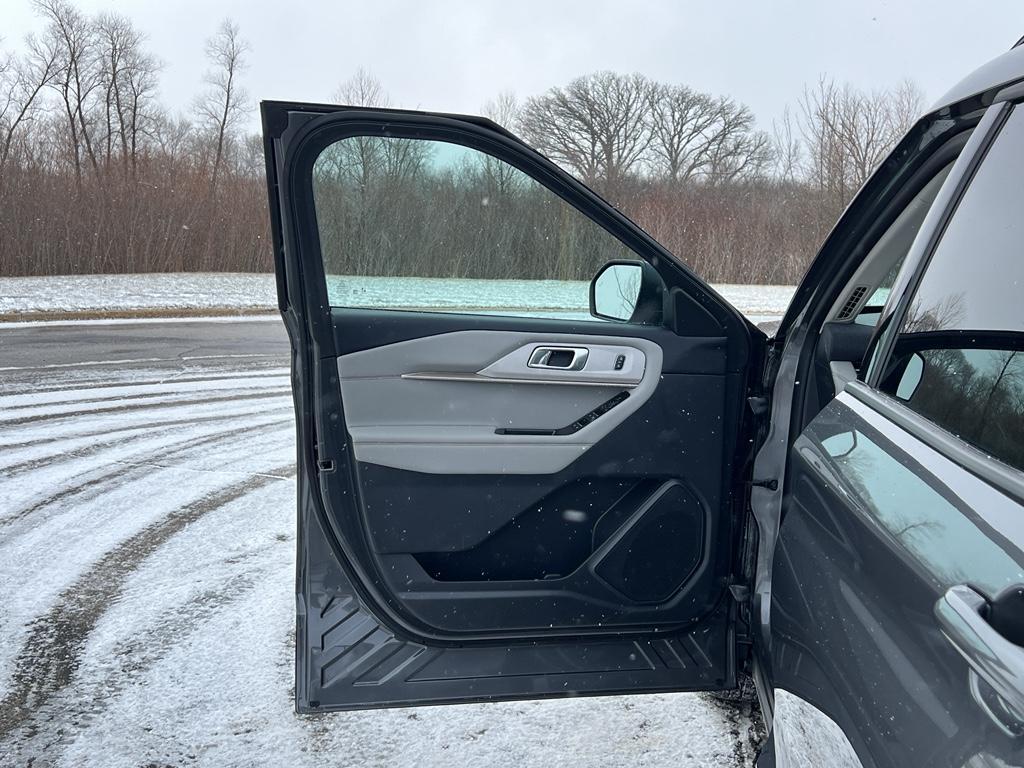 used 2025 Ford Explorer car, priced at $39,790
