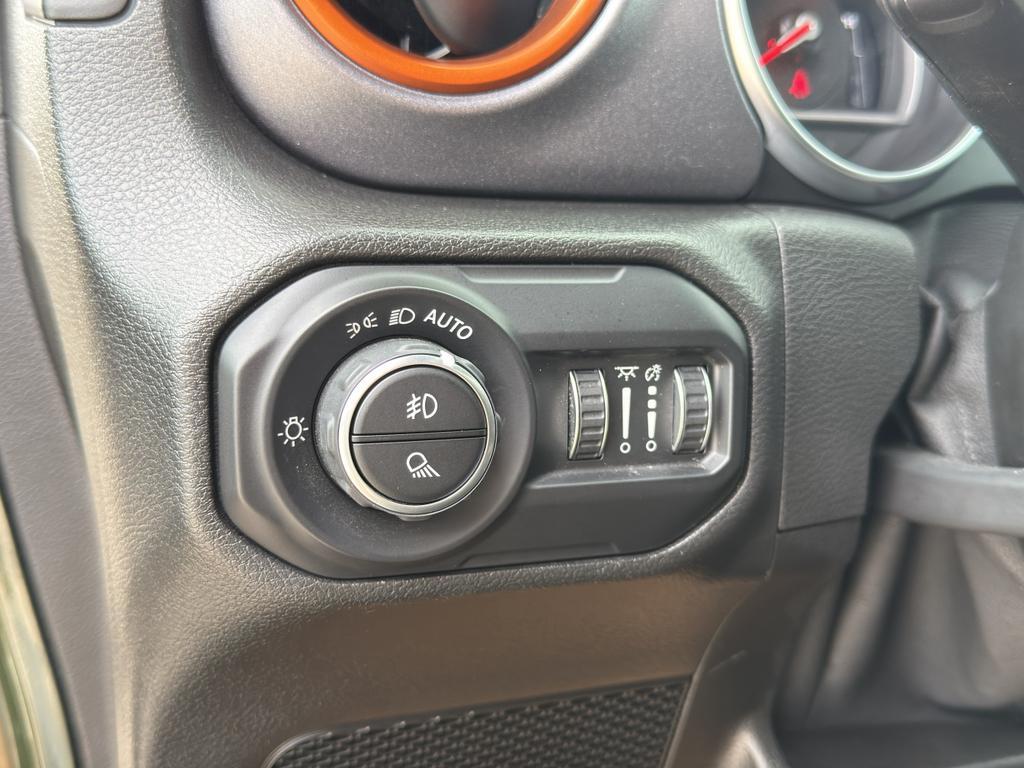 used 2021 Jeep Gladiator car, priced at $34,377