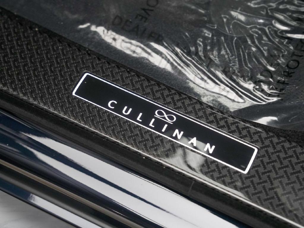 new 2026 Rolls-Royce Cullinan car, priced at $581,098