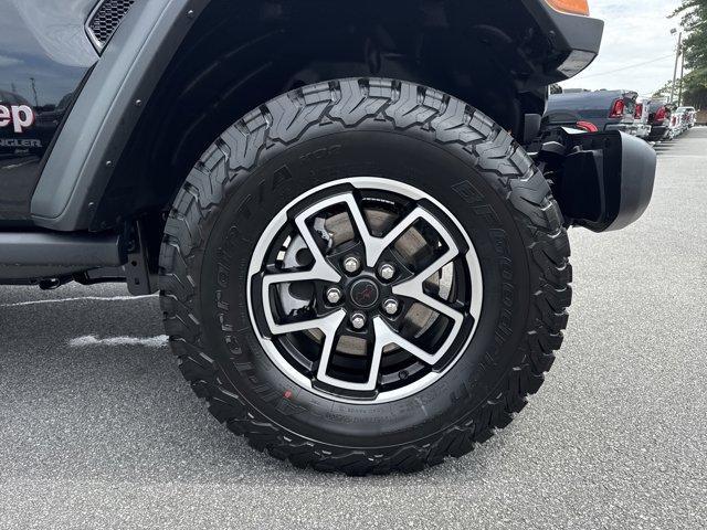 new 2025 Jeep Wrangler car, priced at $41,963