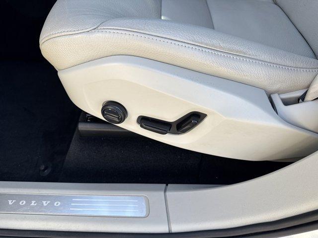 used 2022 Volvo XC90 car, priced at $27,132
