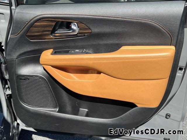 used 2022 Chrysler Pacifica car, priced at $32,036