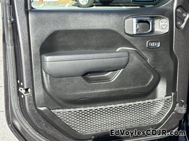 used 2022 Jeep Gladiator car, priced at $34,118