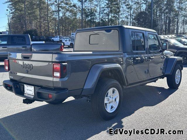 used 2022 Jeep Gladiator car, priced at $34,118