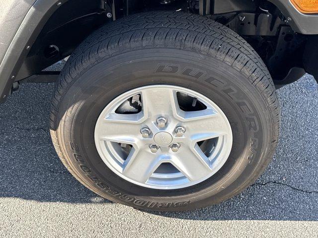 used 2022 Jeep Gladiator car, priced at $28,888