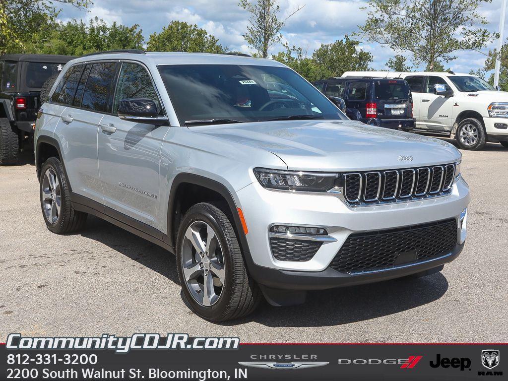 new 2025 Jeep Grand Cherokee car, priced at $43,000