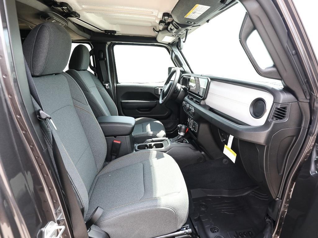 new 2026 Jeep Wrangler car, priced at $43,772